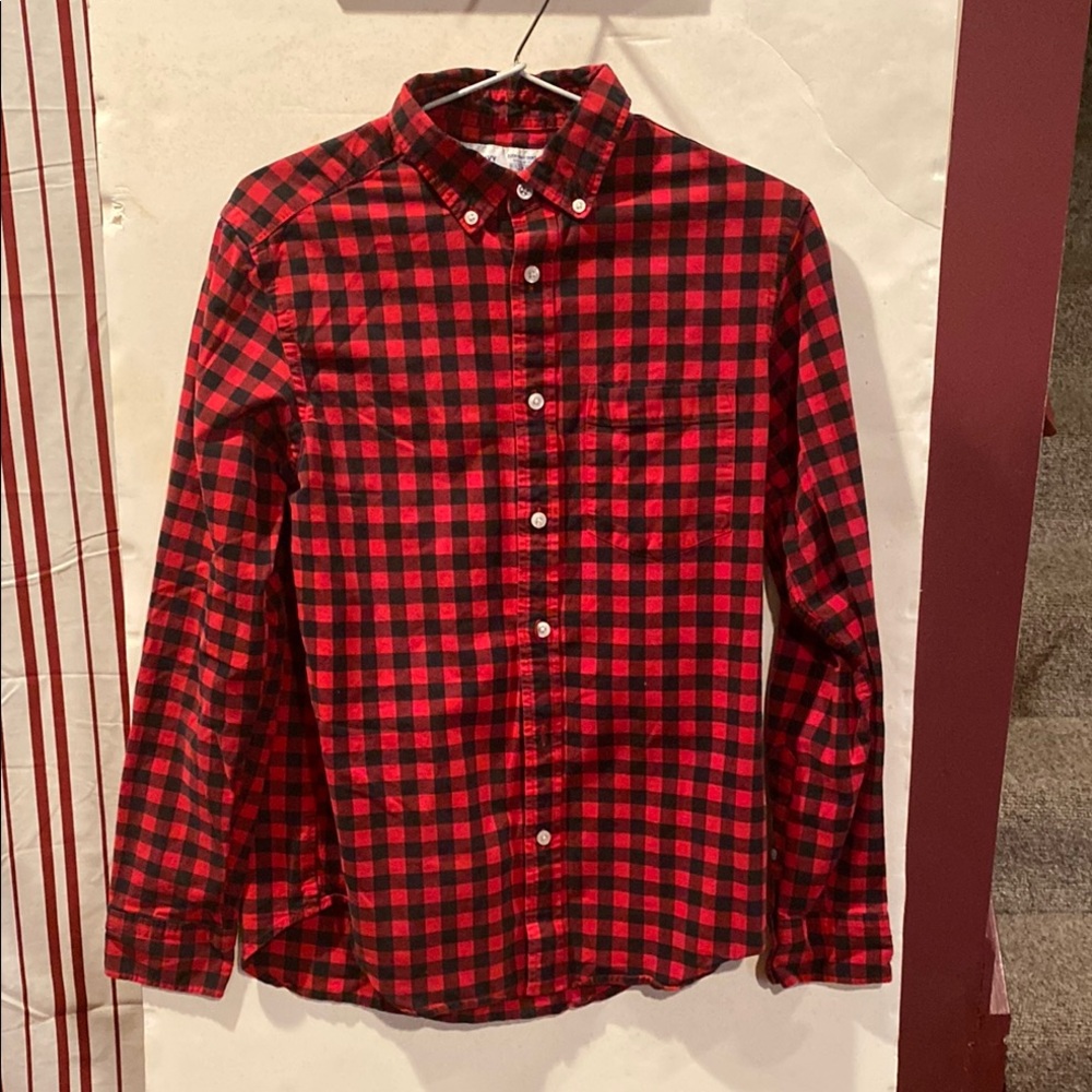 Red and Black Old Navy Checkered “Everyday Shirt”; Small Men's